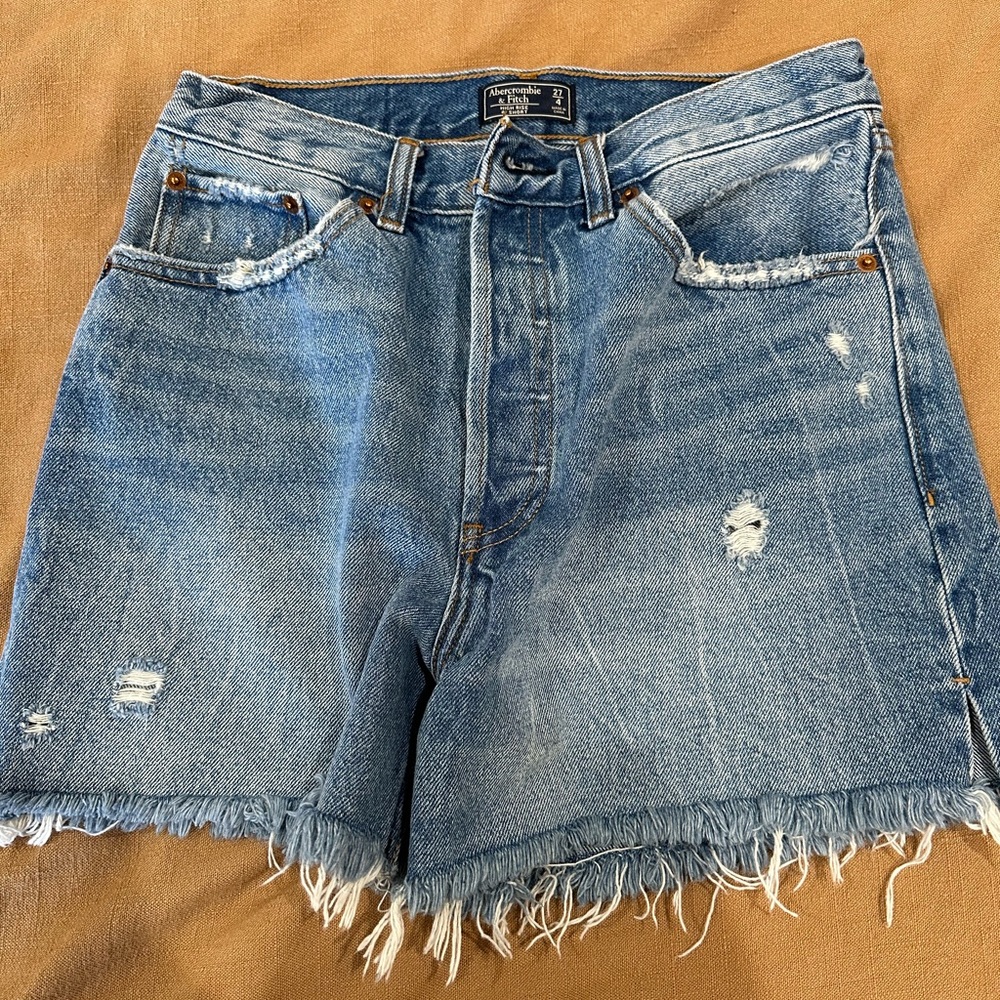Abercrombie and Fitch High Rise 4” Short